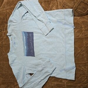 Orvis Light Blue Crewneck Sweatshirt THE GREAT AWAITS Mountain Outdoor Women M